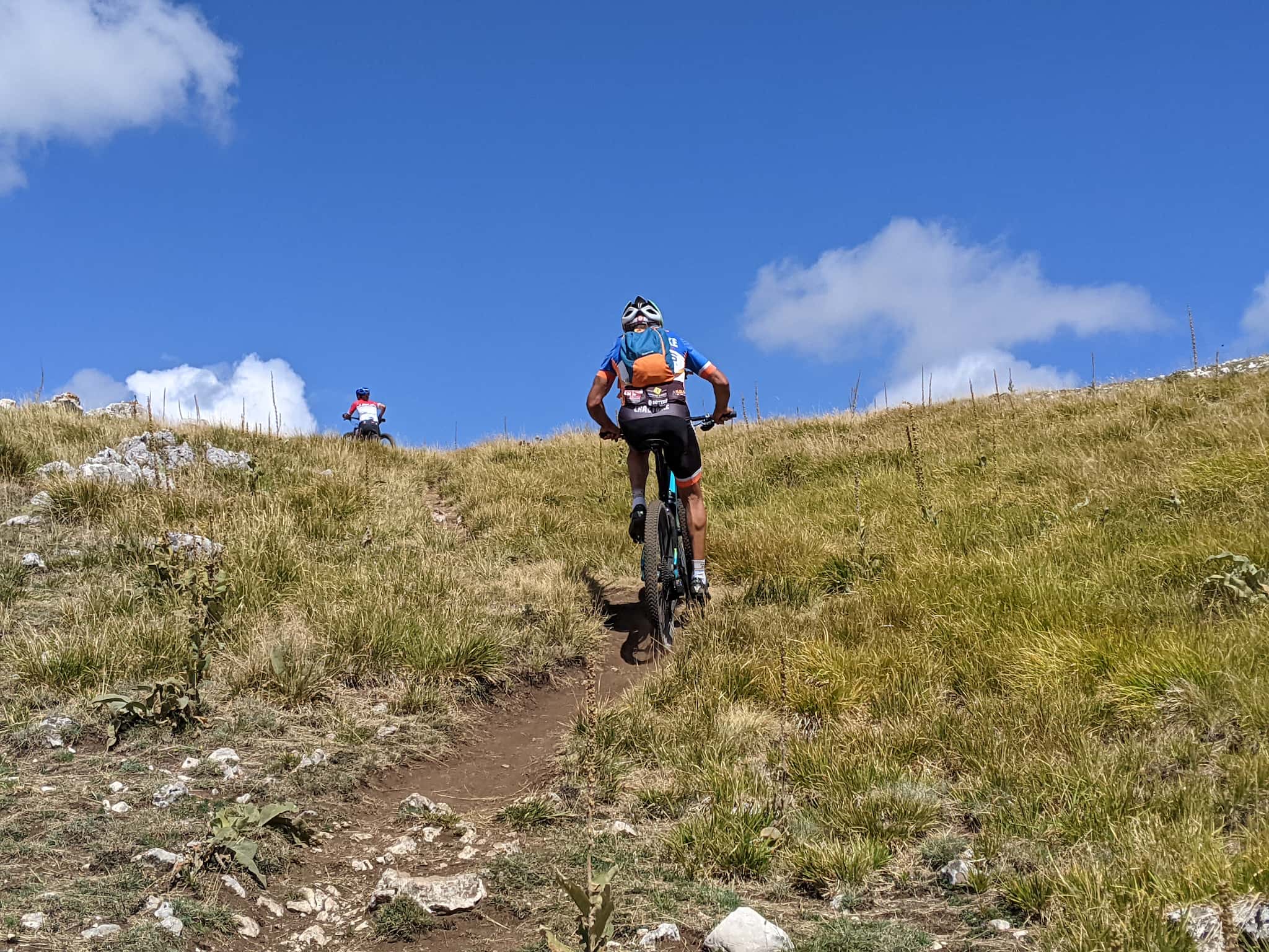 Escursione in e-bike tra Preci e Castelluccio di Norcia valle campiana
